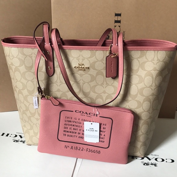 Coach Handbags - 🌸💕coach reversible tote💕shoulder bag
